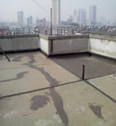 鄢陵漏水维修 楼顶漏水是什么原因，楼顶漏水维修方法是什么?